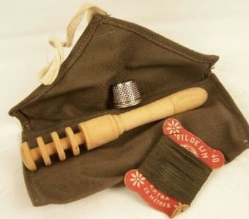 3282_ww1_french_soldier_s_sewing_kit_03_21_20091.jpg 3282_ww1_french_soldier_s_sewing_kit_03_21_20091.jpg