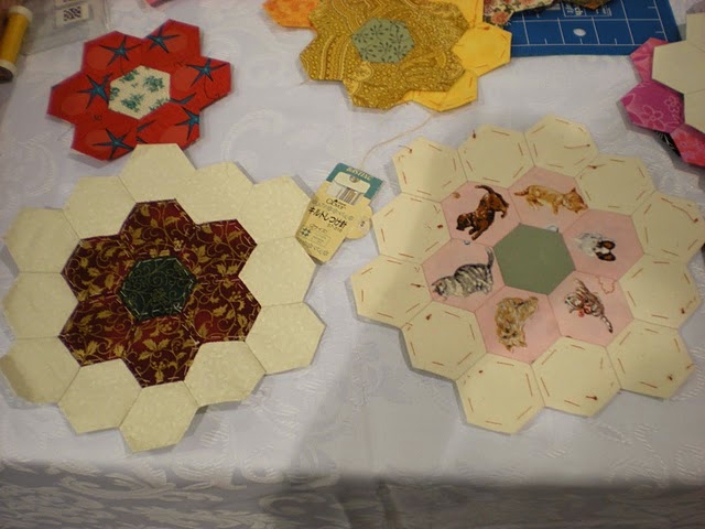 75_hexagonquilt3.jpg