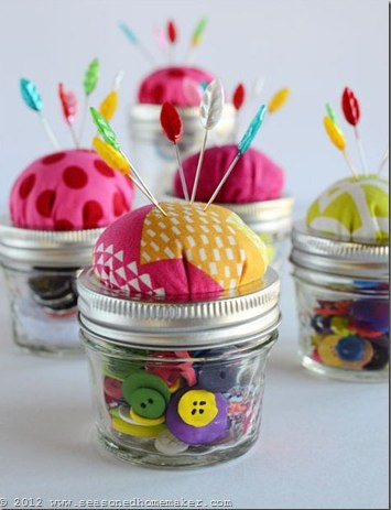 5580_mason_jar_pin_cushion.jpg