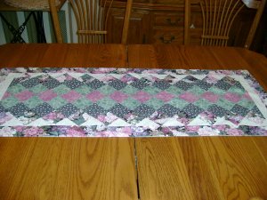 SEMINOLE TABLE RUNNER