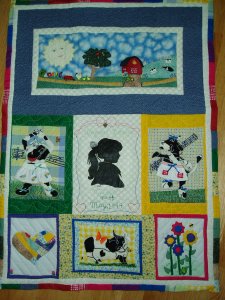 FUNNY FARM HAPPY QUILT