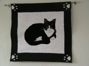 Quilted Black & White Cat Picture