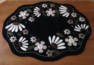 white-flower-table-mat